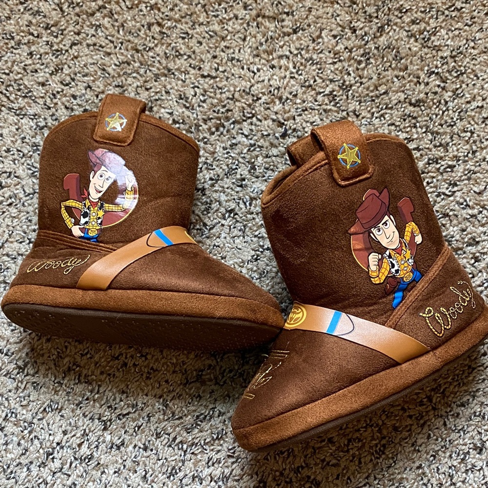 Brown Woody Character Slipper Boots